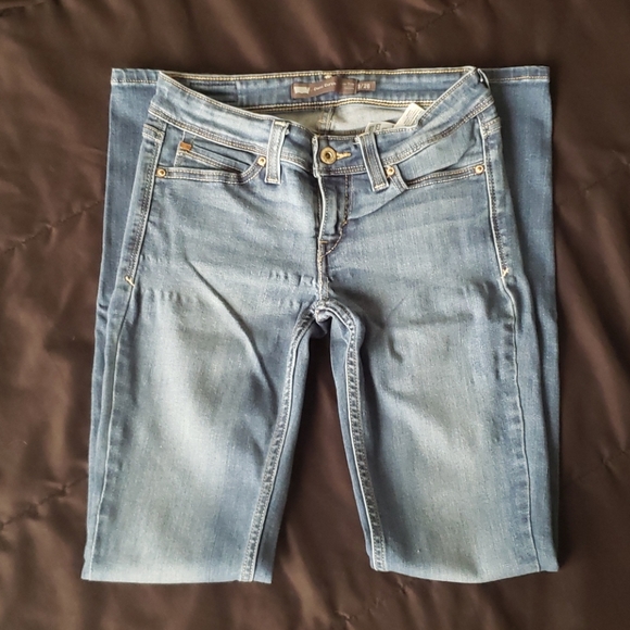 Levi's Demi Curve Jeans - Picture 3 of 5